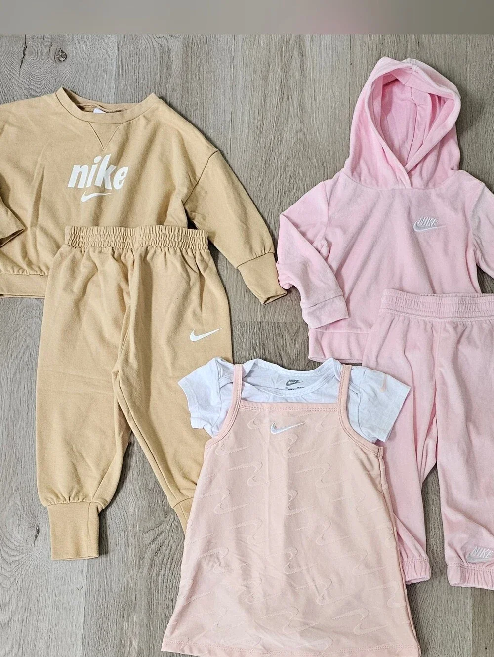 Baby Girl 18m Nike Bundle Sets
